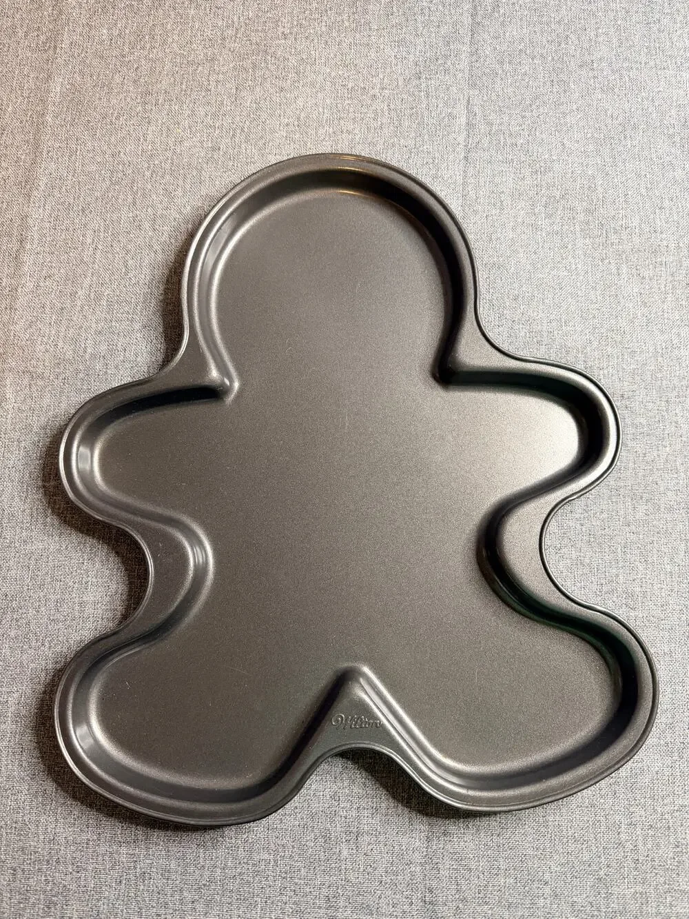 Wilton Gingerbread Boy Man Girl cookie cake decorating pan style 2105-8128 - EUC